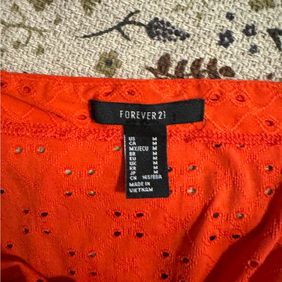 Forever 21 Cropped Top, Size Medium - Picture 3 of 3